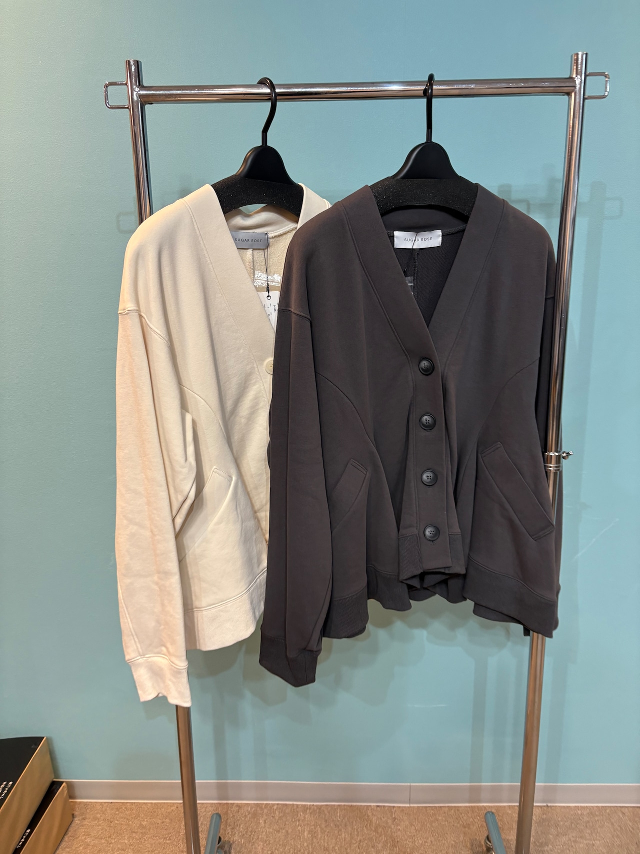 裾フリル ボタン ミニ裏毛カーディガン 248054