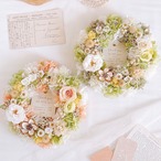 やさしい彩りに想いをのせて＊バラと小花のメッセージ入りリース 【グリーン】