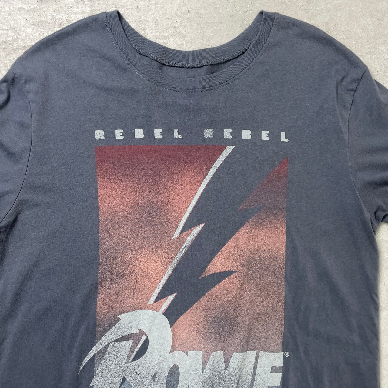 DAVID BOWIE デヴィッド ボウイ アーティスト バンドTシャツ バンT 