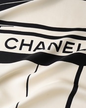 〈CHANEL〉31 Rve Combon Silk Scalf