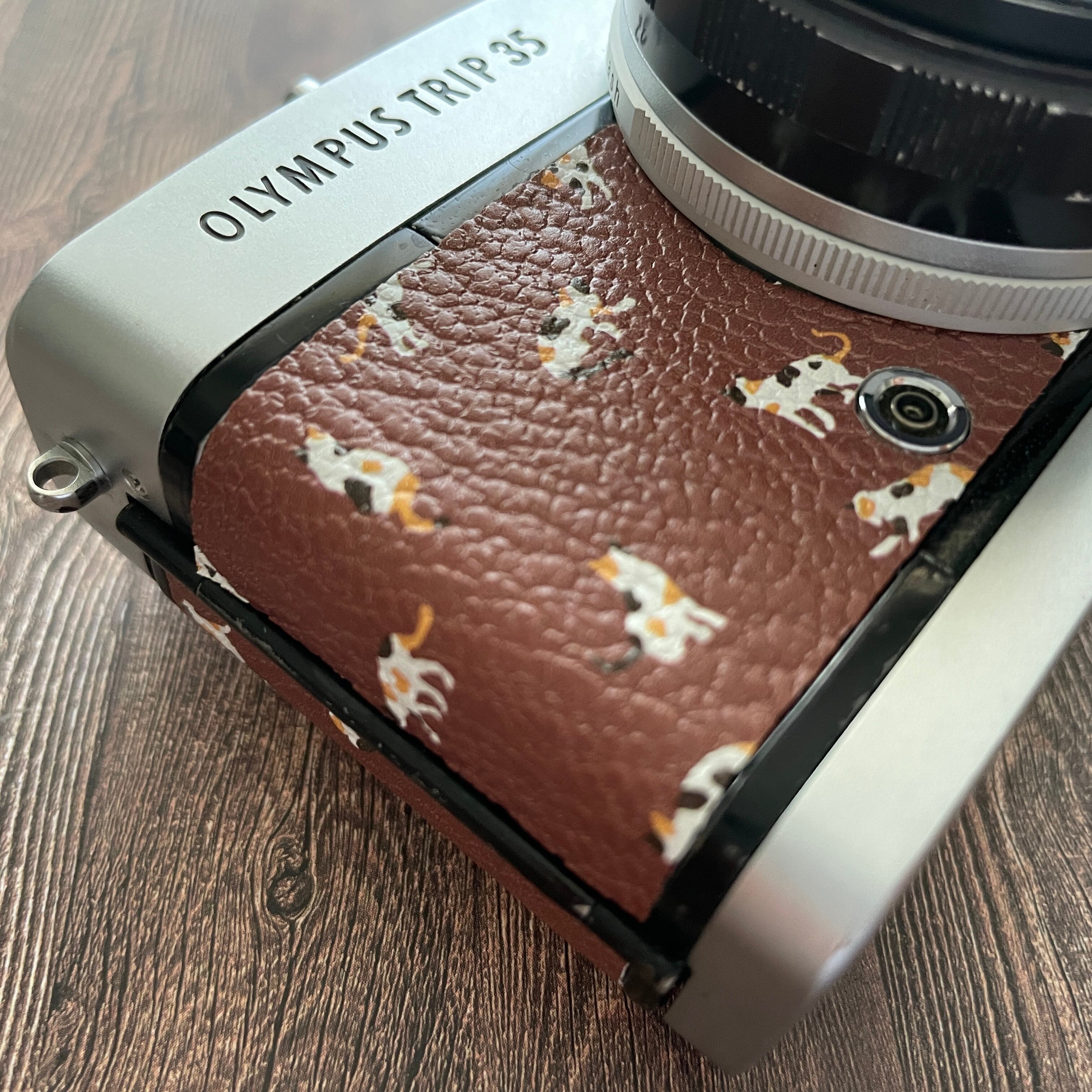 Olympus TRIP 35  <キャットonブラウン>