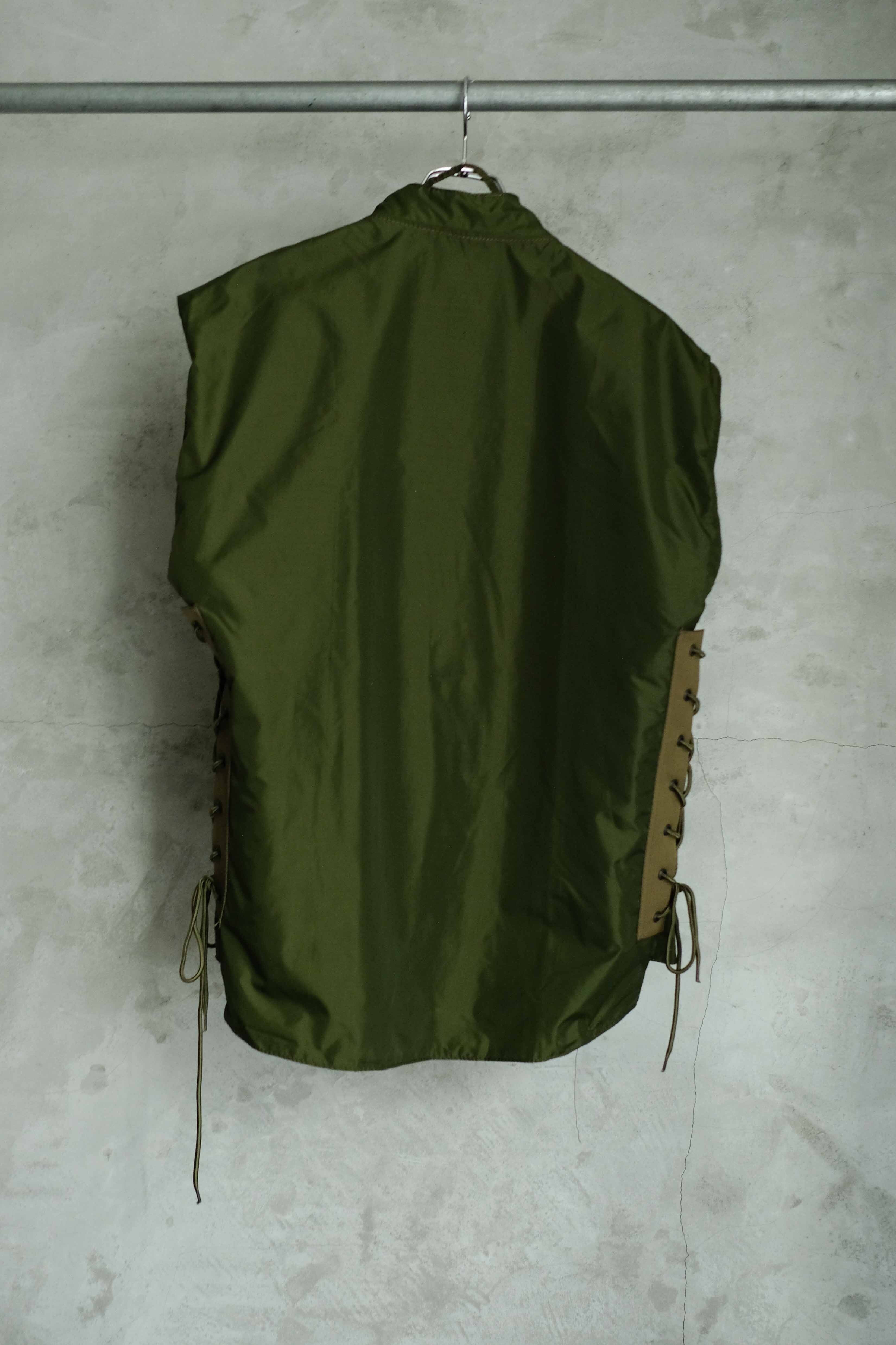 【美品】Santaku ナイロンベスト グリーン×ホワイト Fサイズ　カーキ Santaku ナイロンベスト グリーン×ホワイト Fサイズ カーキ Santaku