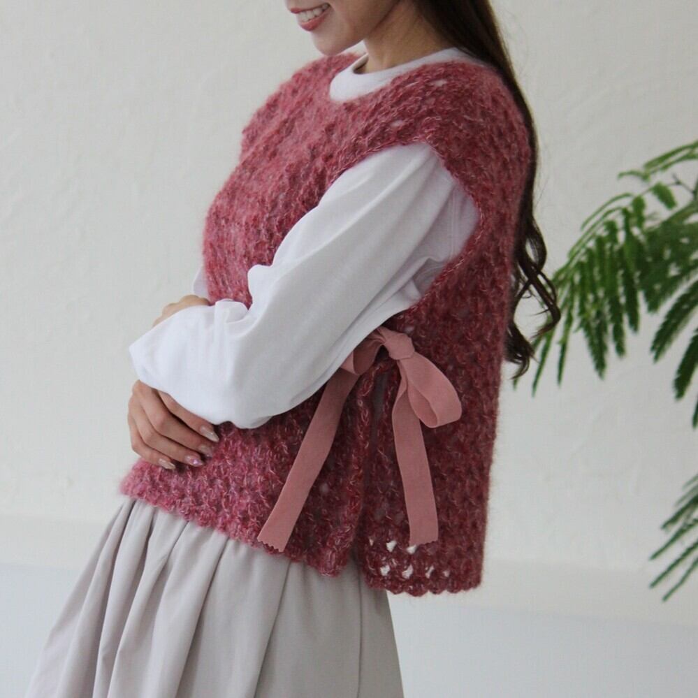 1A11025】モヘアカラーズで編むりぼん結びの直線編みベスト [5玉+編み