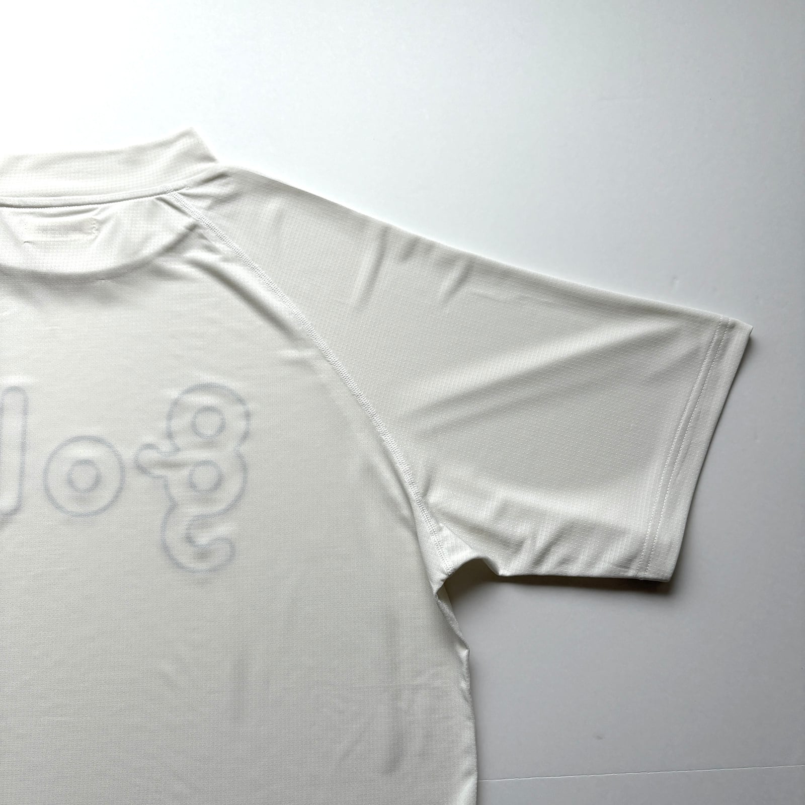SUPER LIGHT LOGO PRINT MOCK NECK SHIRT -WHITE- | 8G SHOOT WEBSTORE