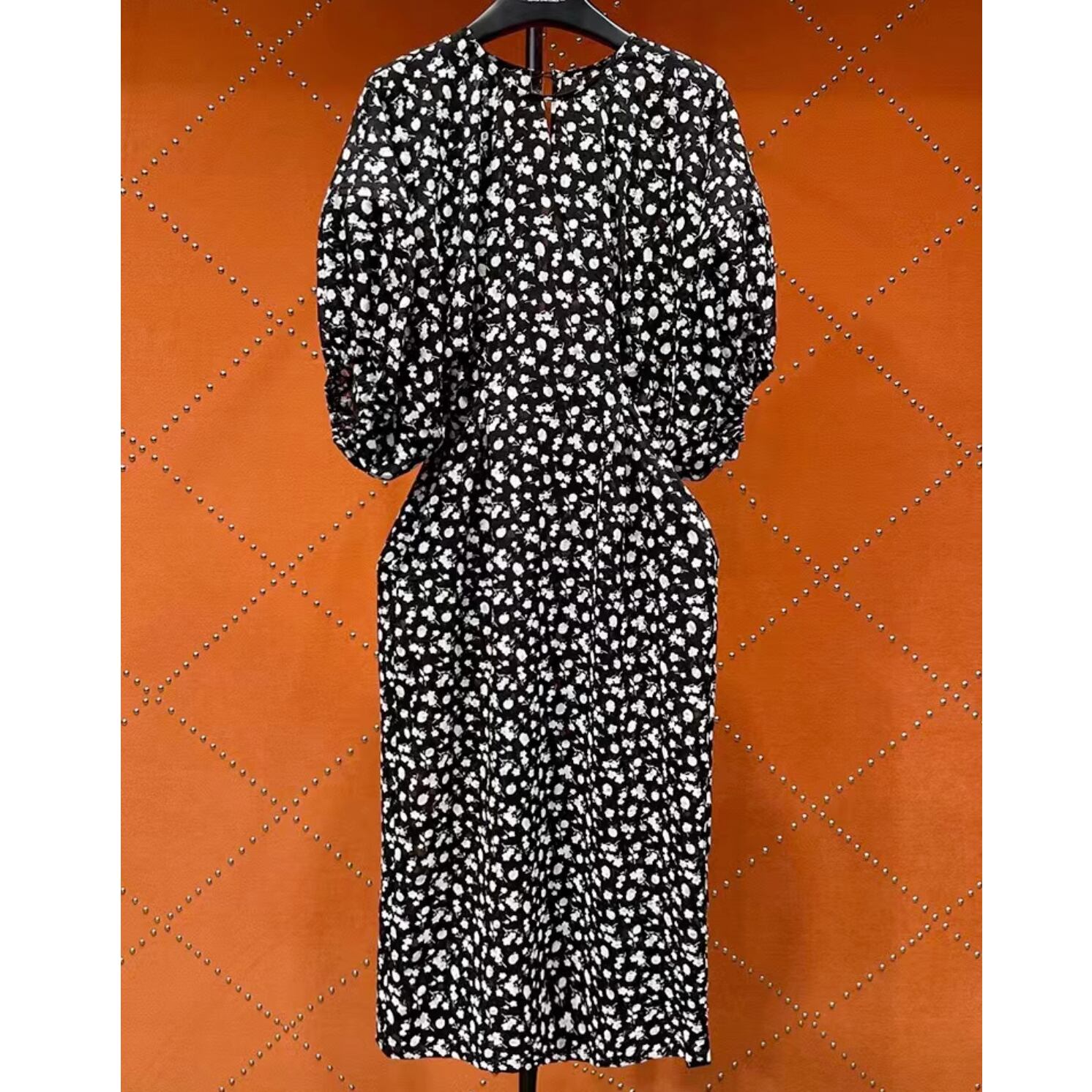 モノトーン小花柄ドルマンワンピ 2307