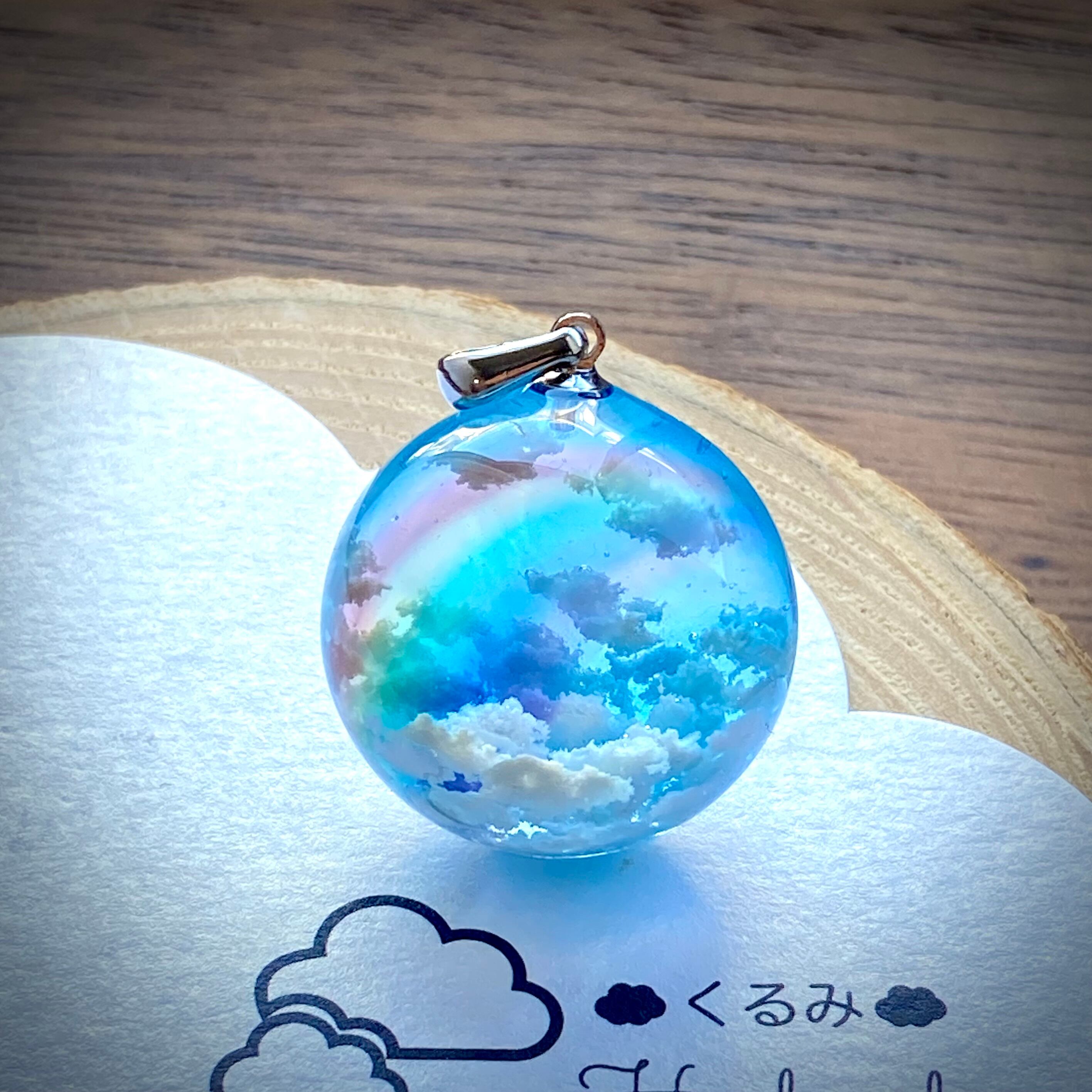 半球の雲レジン 青空にかかる虹 バチカン付 B
