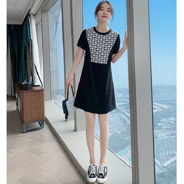 【新作】【送料無料】 夏のシフォンドレス女性の夏 2023 新しいリトルブラックドレス小さなハイエンドヘップバーンスタイル花柄スカート 0295428879835