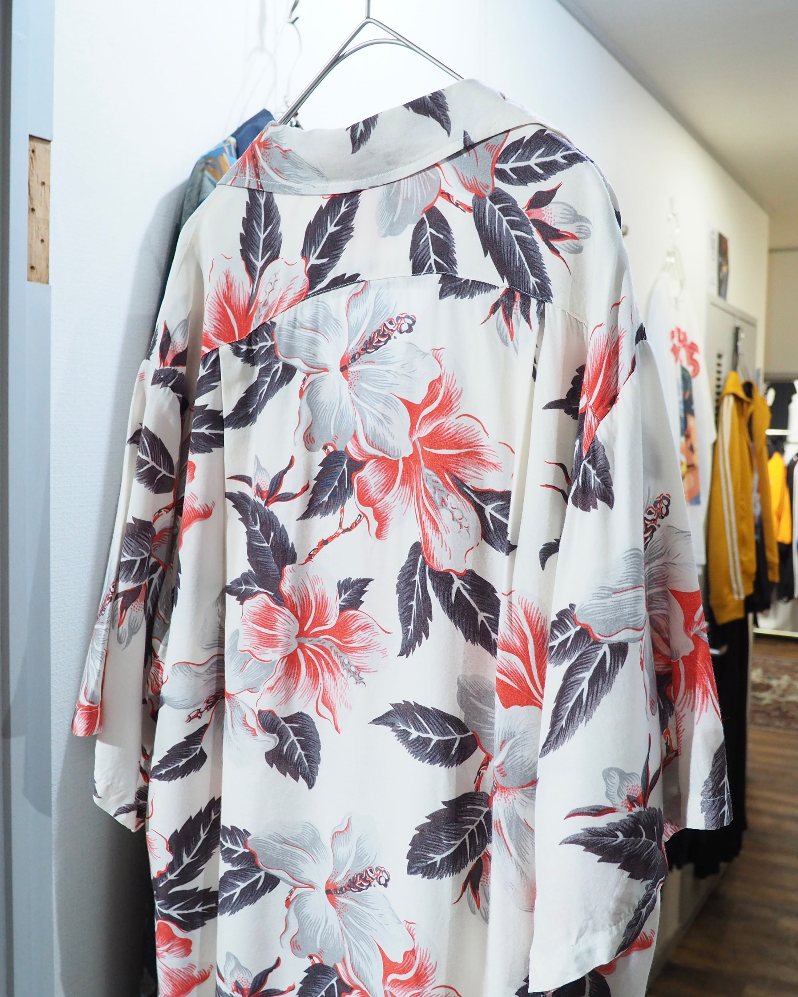1980s " Reminiscence " Beautiful Flower all over pattern vintage Open collar shirt