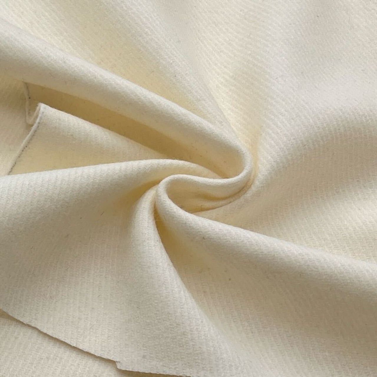 ★AM133◆2.5m◆ラスト1点‼◆ウール100%弱毛羽立ち高級アウター生地◆アイボリー