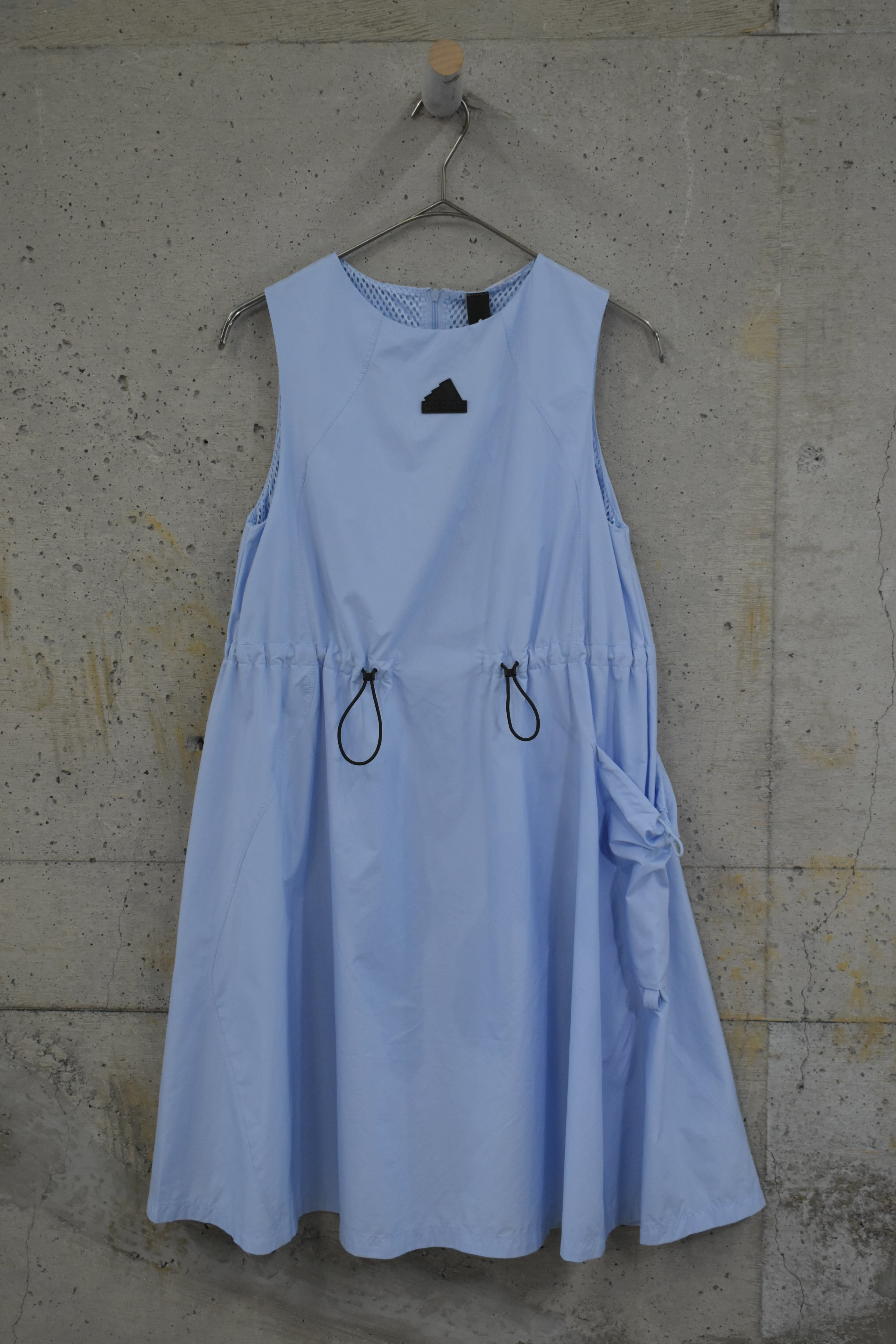 Sleeveless sporty dress