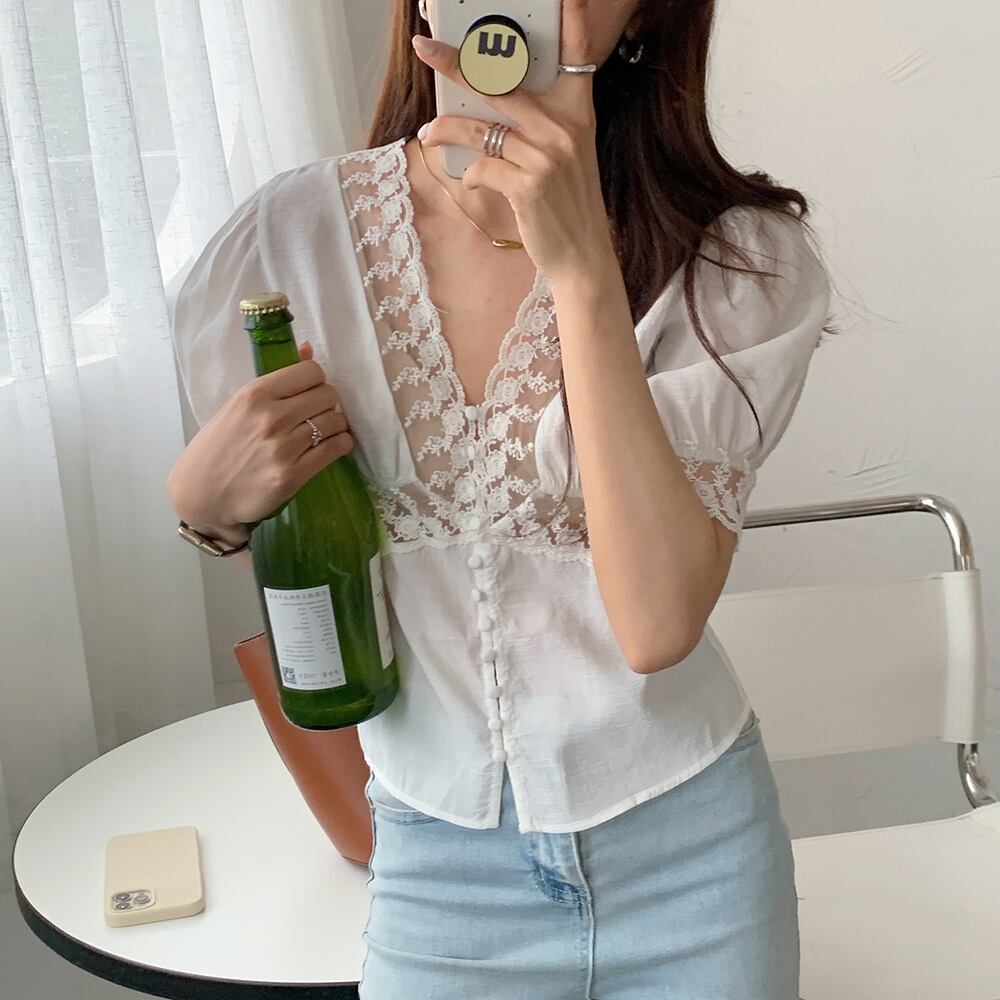 Flowerデザイン レースショートシャツ サマースタイルスリーブプリーツVネックトップス 夏物 フラワーデザイン ステッチ ビッグFスモールZ韓国8398333252