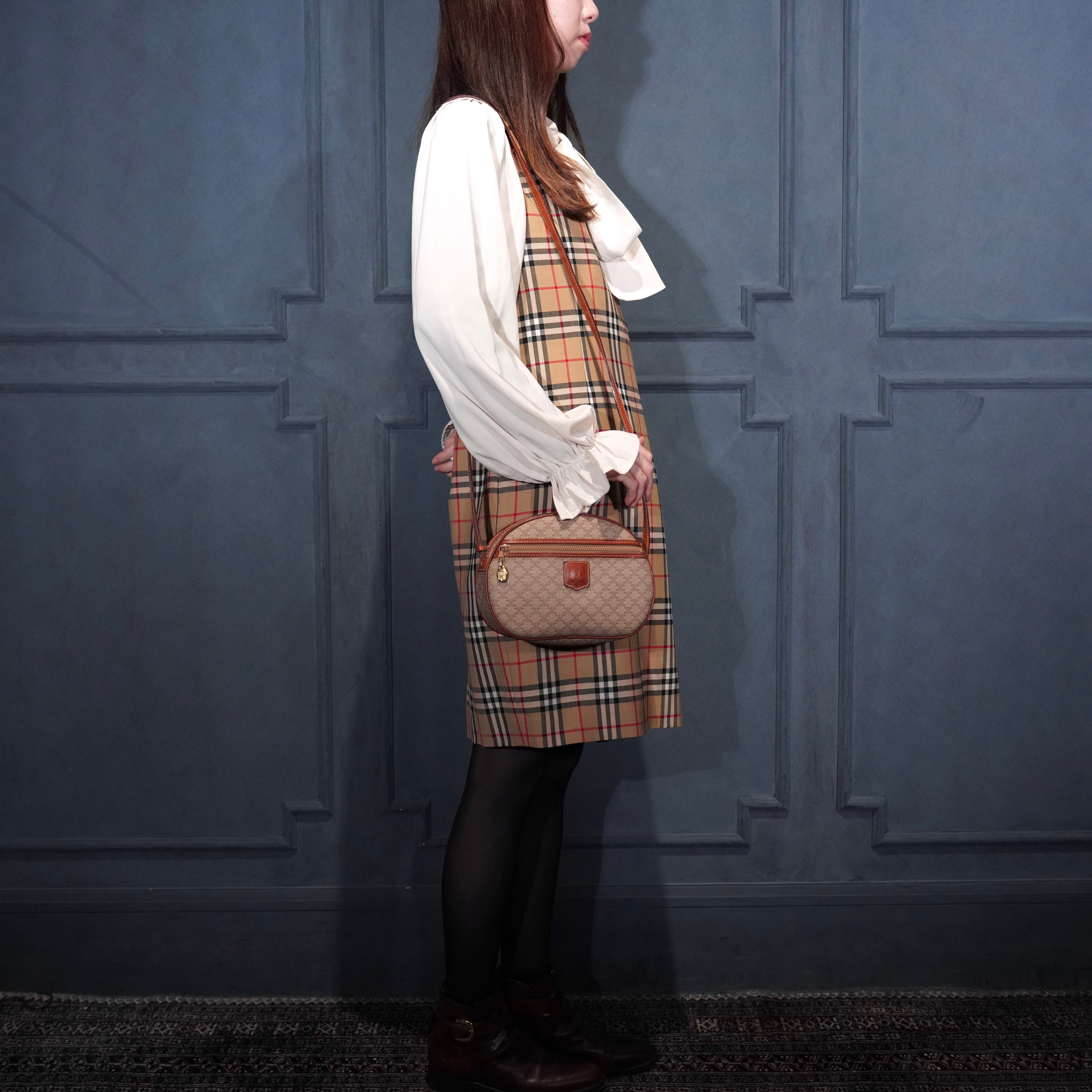 CELINE MACADAM PATTERNED LOGO DESIGN ROUND TYPE SHOULDER BAG CELINE MACADAM PATTERNED LOGO DESIGN ROUND TYPE SHOULDER BAG