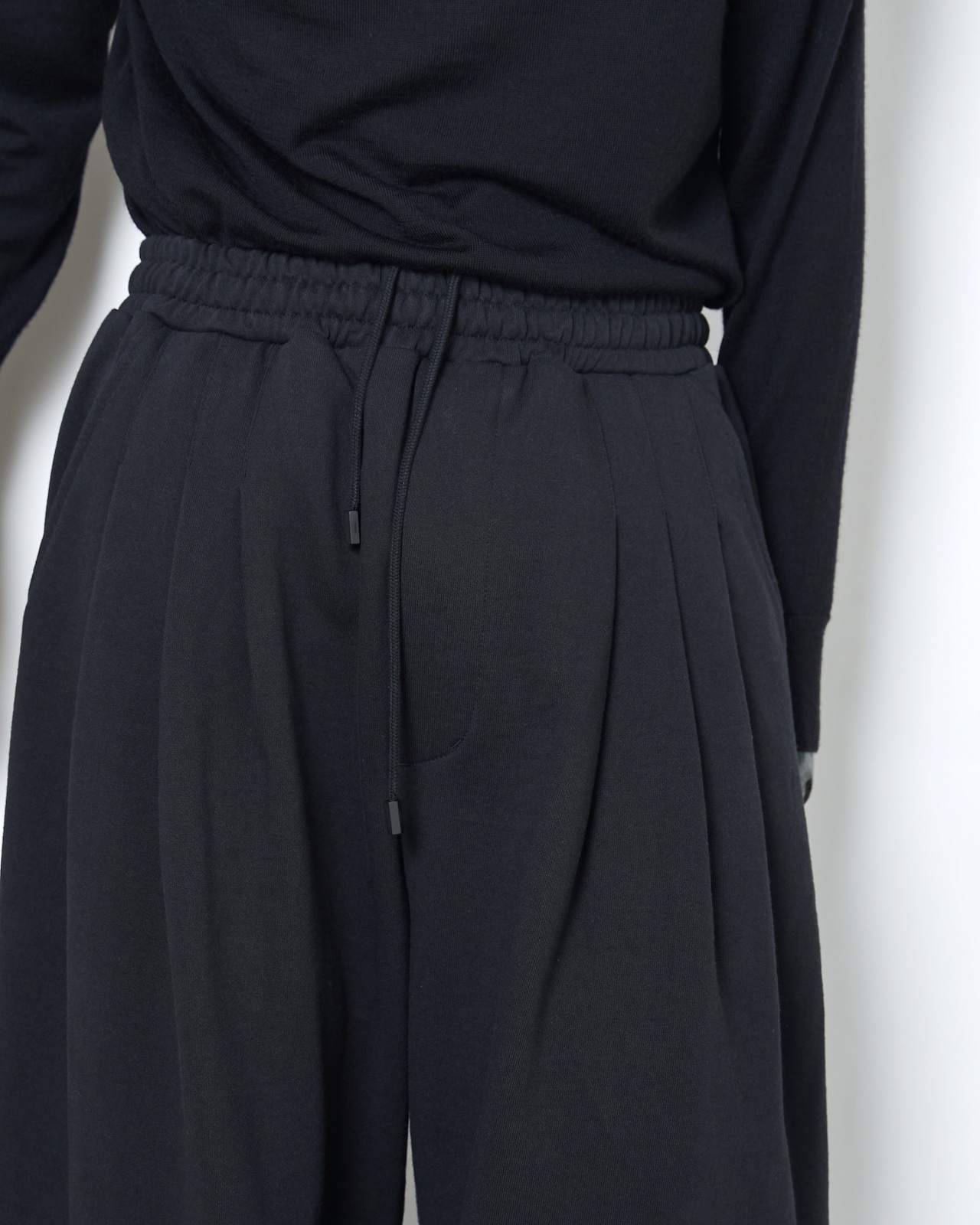 ROTOL "Triple Tuck Sweatpants〔BLACK〕"