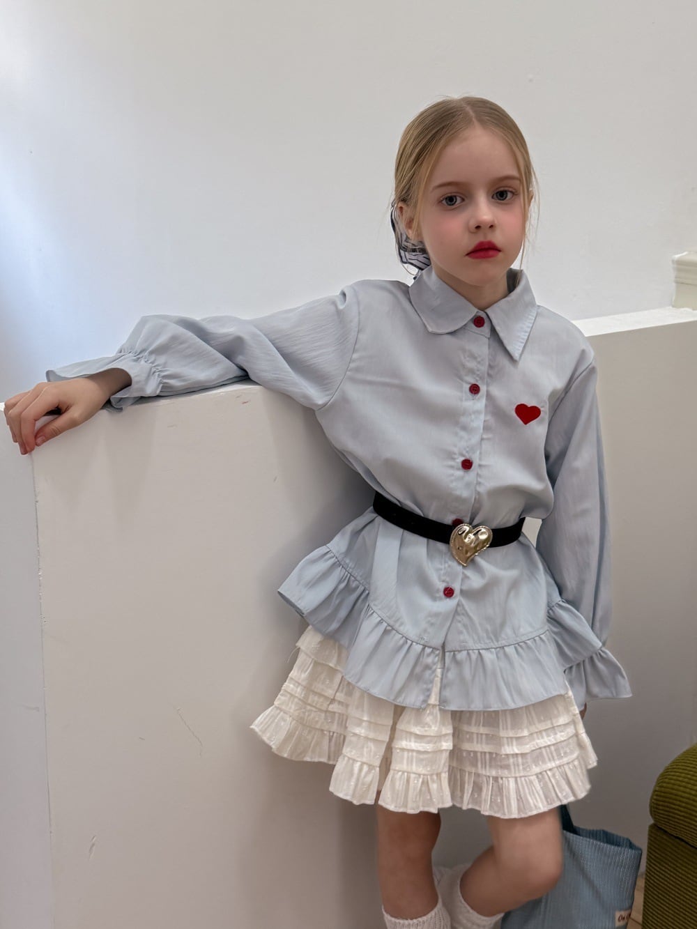 ベルト付きハート刺繍シャツ