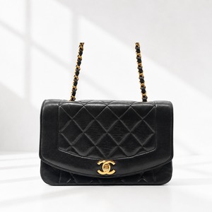 【CHANEL】シャネル　マトラッセ　ラムスキン　ダイアナ　チェーンショルダーバッグ