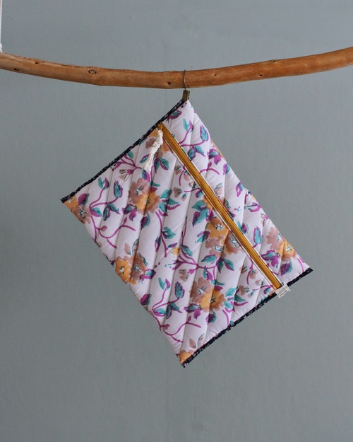 Block quilt Laptop Sleeve.<Lukewarm morning>
