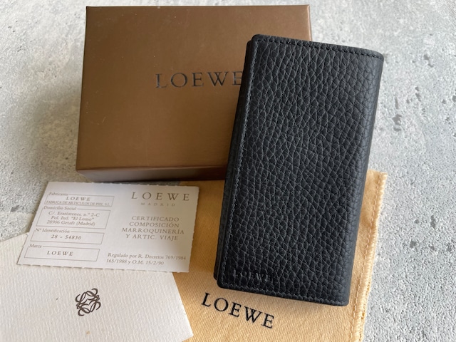 LOEWE 英字型押しロゴ キーケース 箱付き