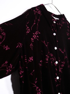 sheer flower pattern over silhouette velours shirt