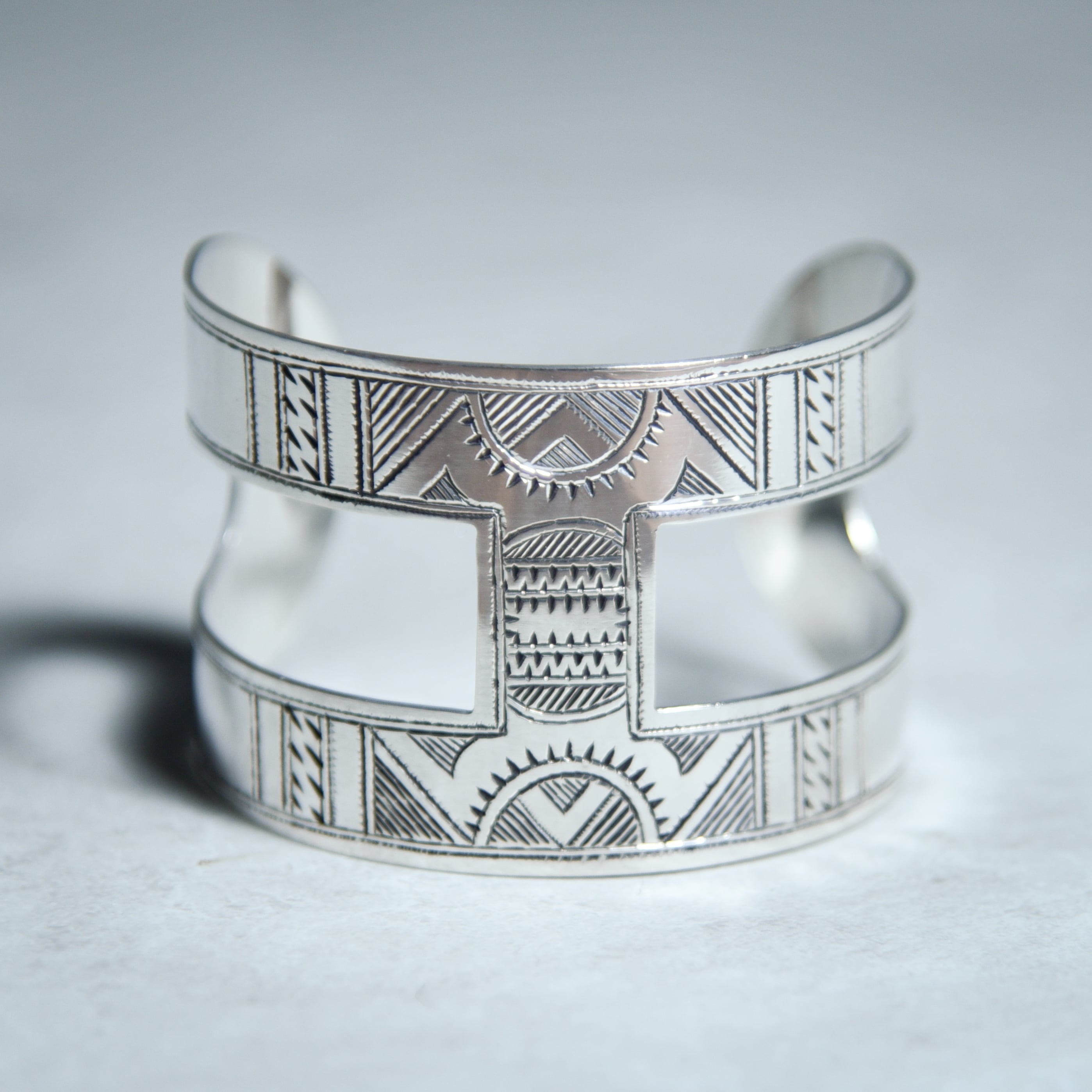 TOUAREG Silver Bangleトゥアレグ シルバー バングル 108 | mark