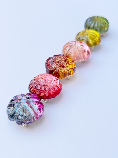 透明感の美しい　和菓子モチーフの帯留