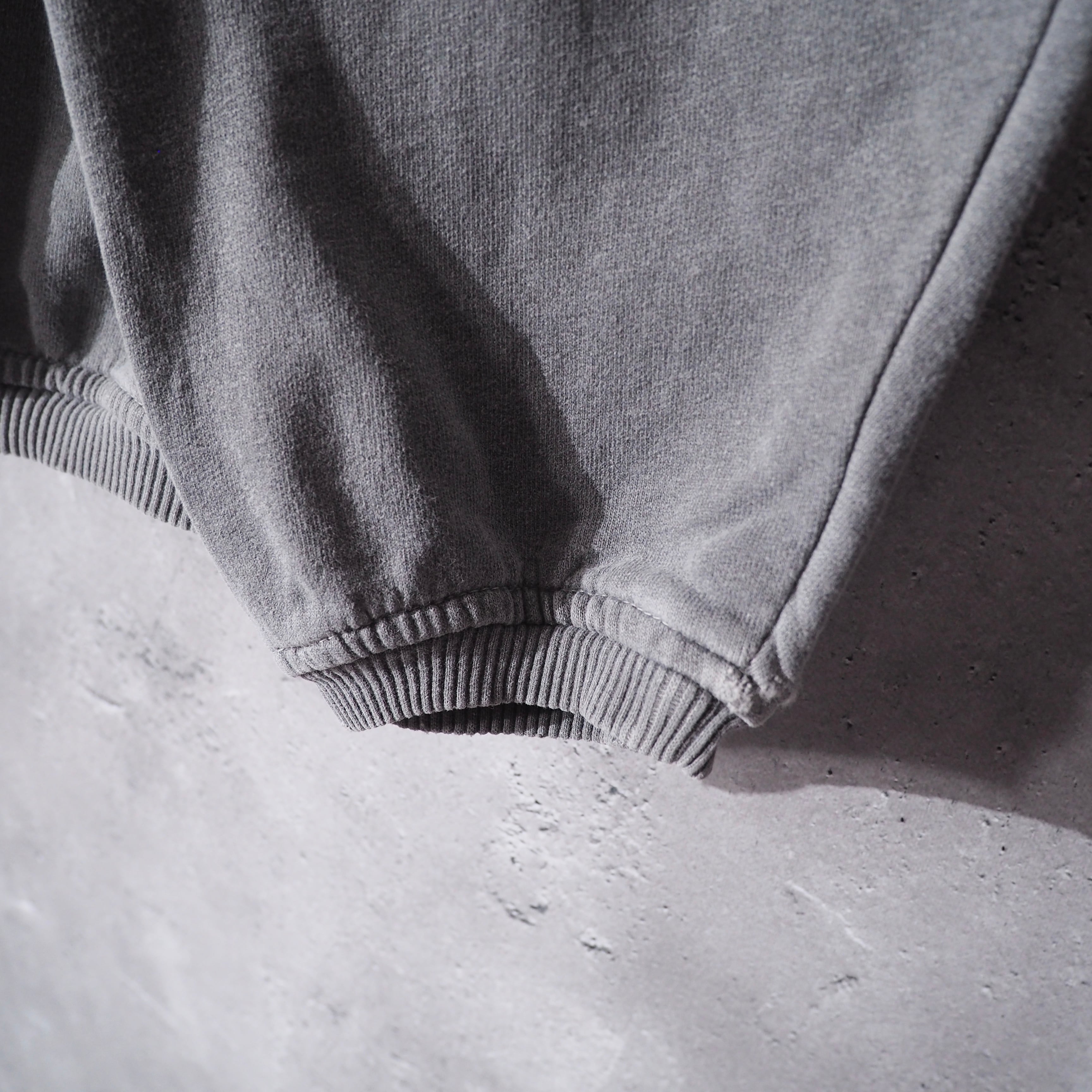 1990s " DKNY " Good Fade × Logo Printed vintage loose sweat shirt (Made in USA)