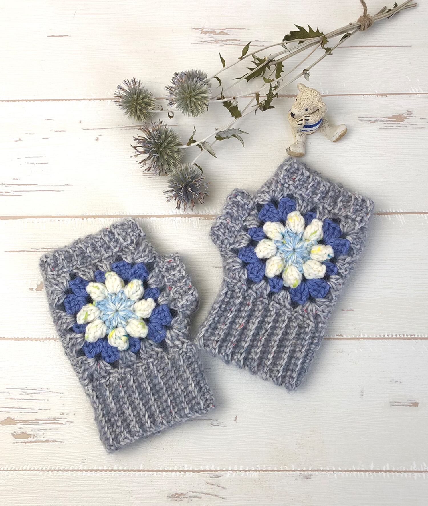 かぎ針モチーフ編みのハーフミトン(グレー)