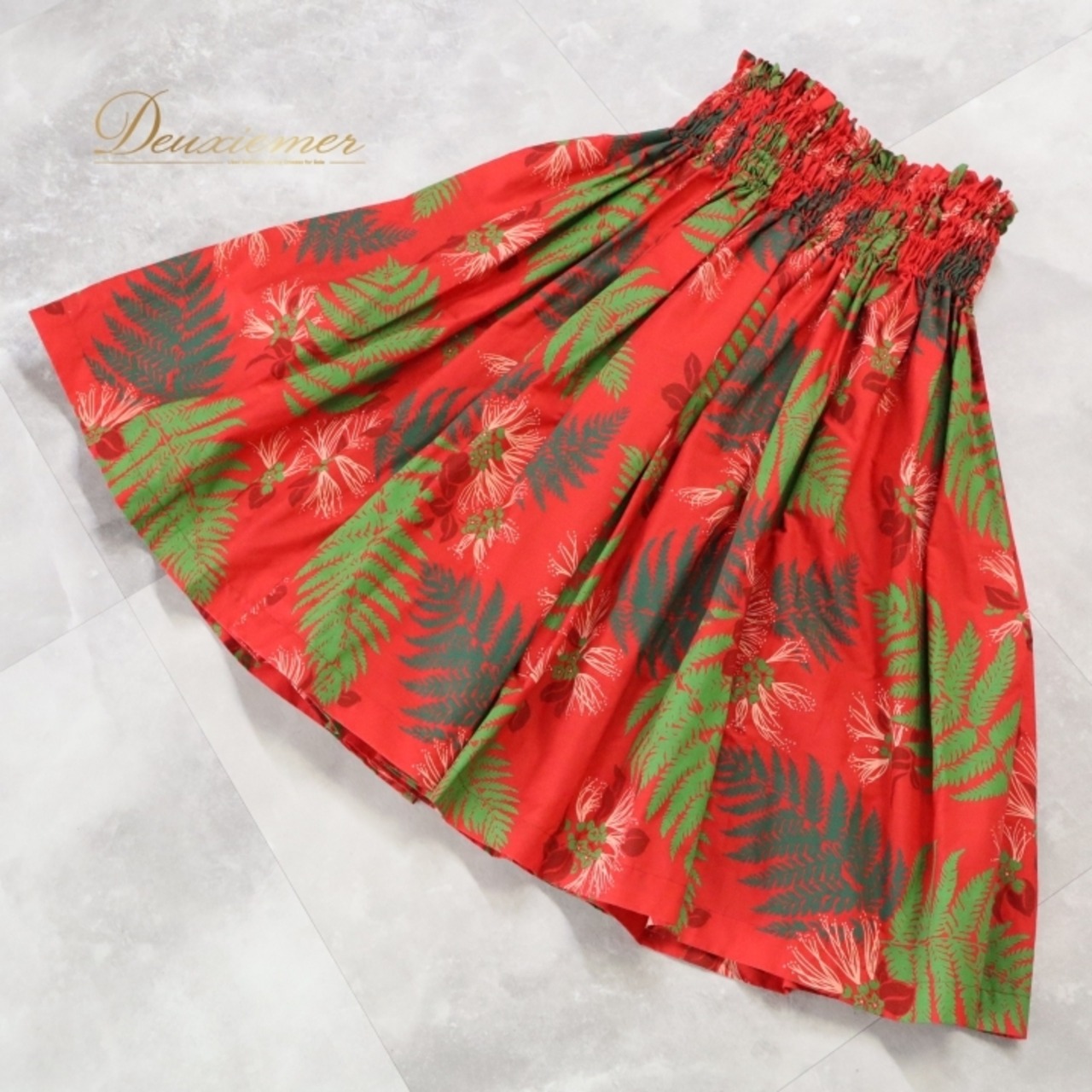 フラダンス 衣装 パウスカート レッド系 Lanai 日本製 ハワイアンプリント アロハ フラ ダンス レッスン 練習 シングル スカート フレア 華やか 鮮やか かわいい おしゃれ 軽やか グリーン系 赤 緑 ホワイト系 白 リゾート 軽量 カジュアル エレガント