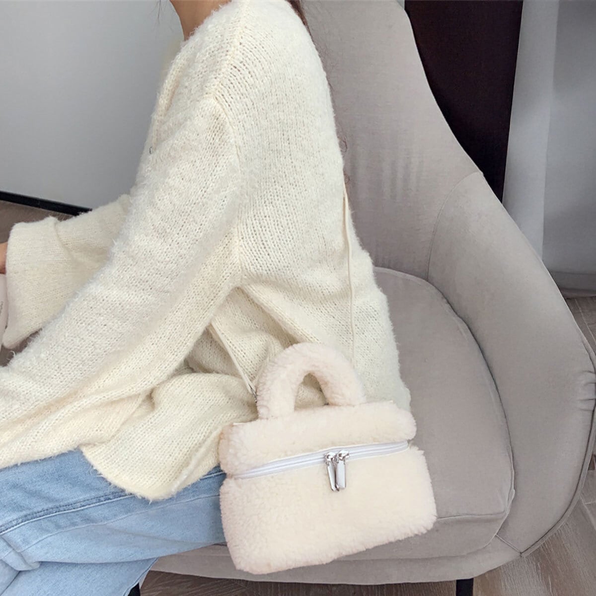 ボア ショルダー バッグ ミニ レディース 秋冬 韓国 小さめ コンパクト ミニバッグ もこもこ 大人 かわいい おしゃれ ボアバッグ ポシェット メイクポーチ バッグインバッグ 大人可愛い 大人女子