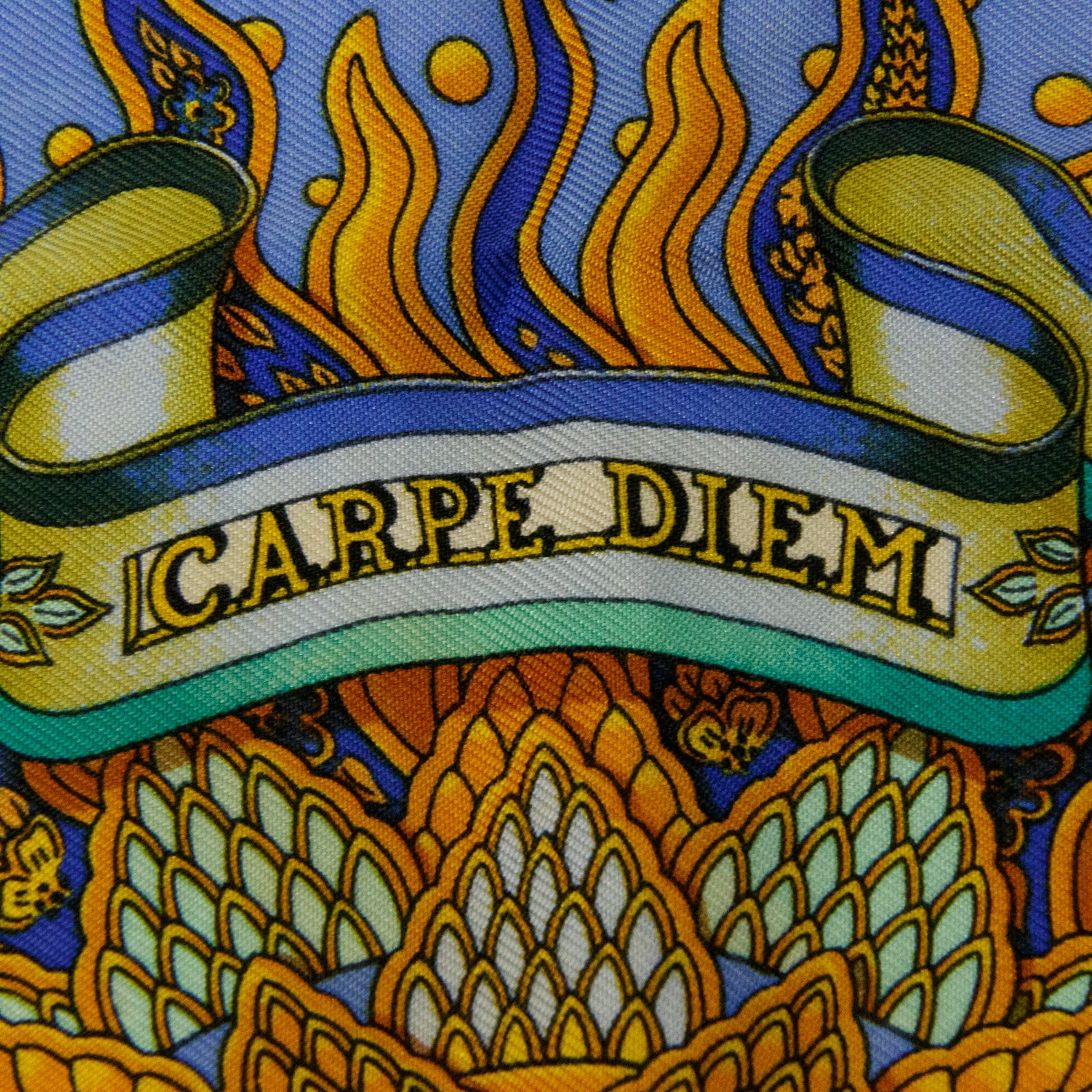 美品　HERMES エルメス プチカレCARPE DIEM ミニスカーフ 本物・送料無料・極美品】HERMES・エルメス・小判スカーフ
