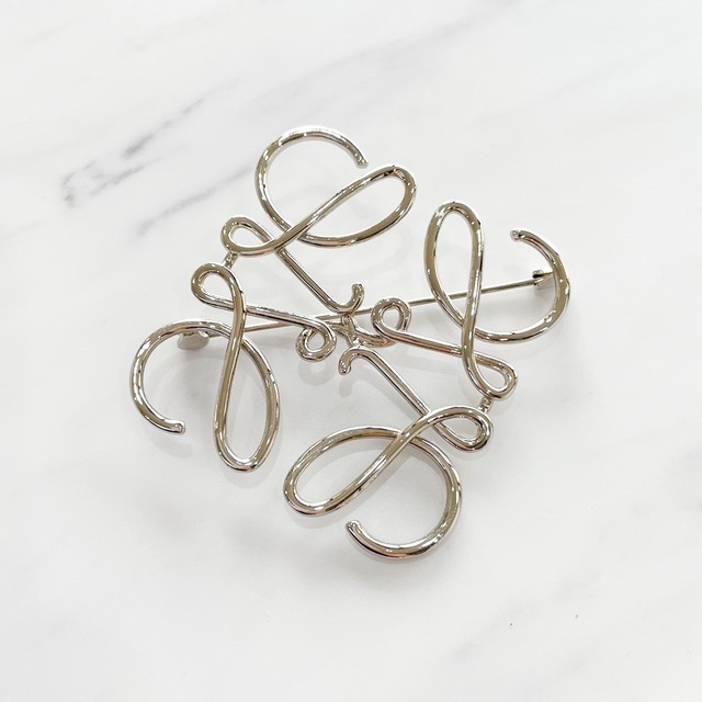 LOEWE ロエベ アナグラム ブローチ メタル