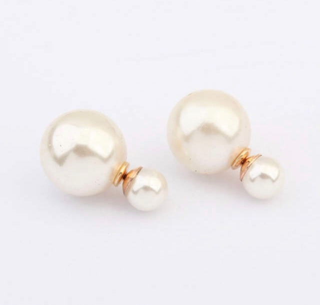 Double pearl piercing