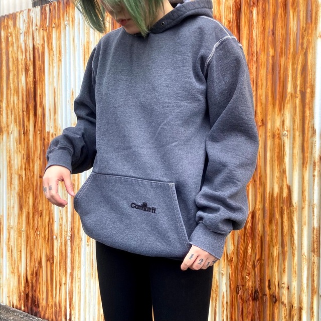 original】後染め ダークグレー Carhartt カーハート ロゴ 刺繍 プル 