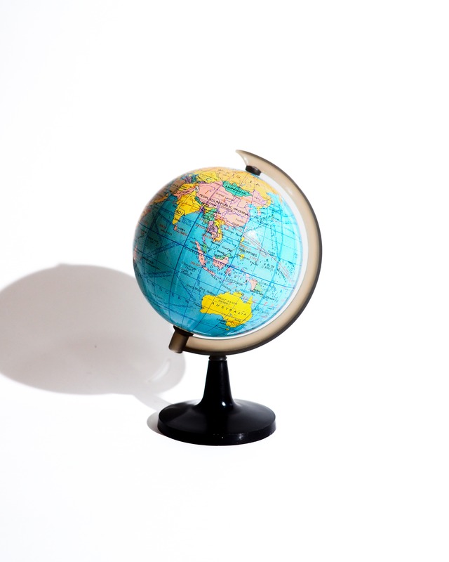 Plastic base globe