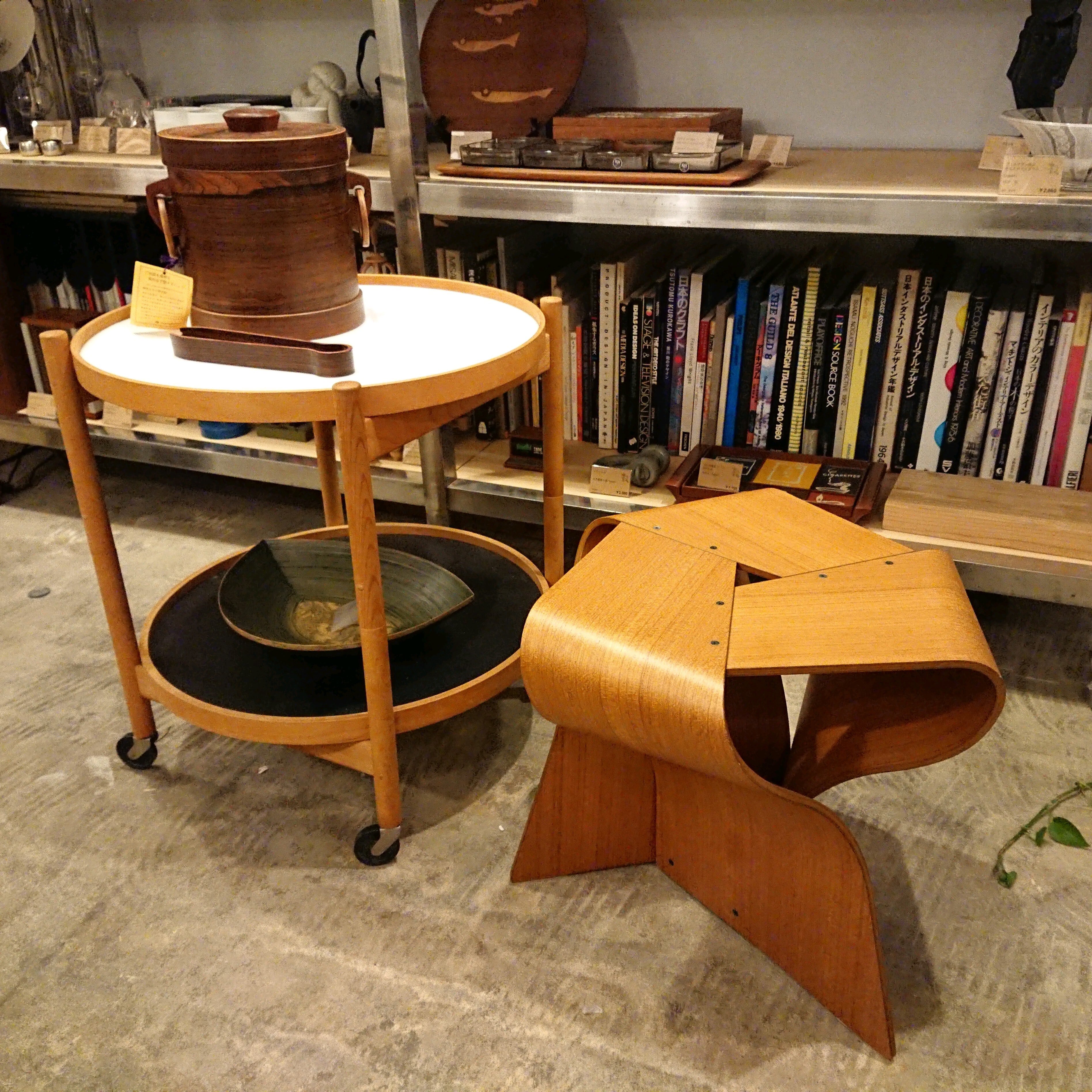 美品　マッシュルームスツール　天童木工 マッシュルームスツール | 天童木工オンラインストア