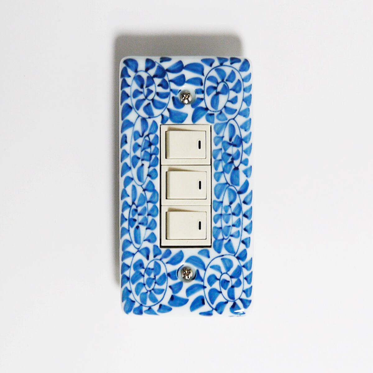 スイッチプレート 蛸唐草(3穴)