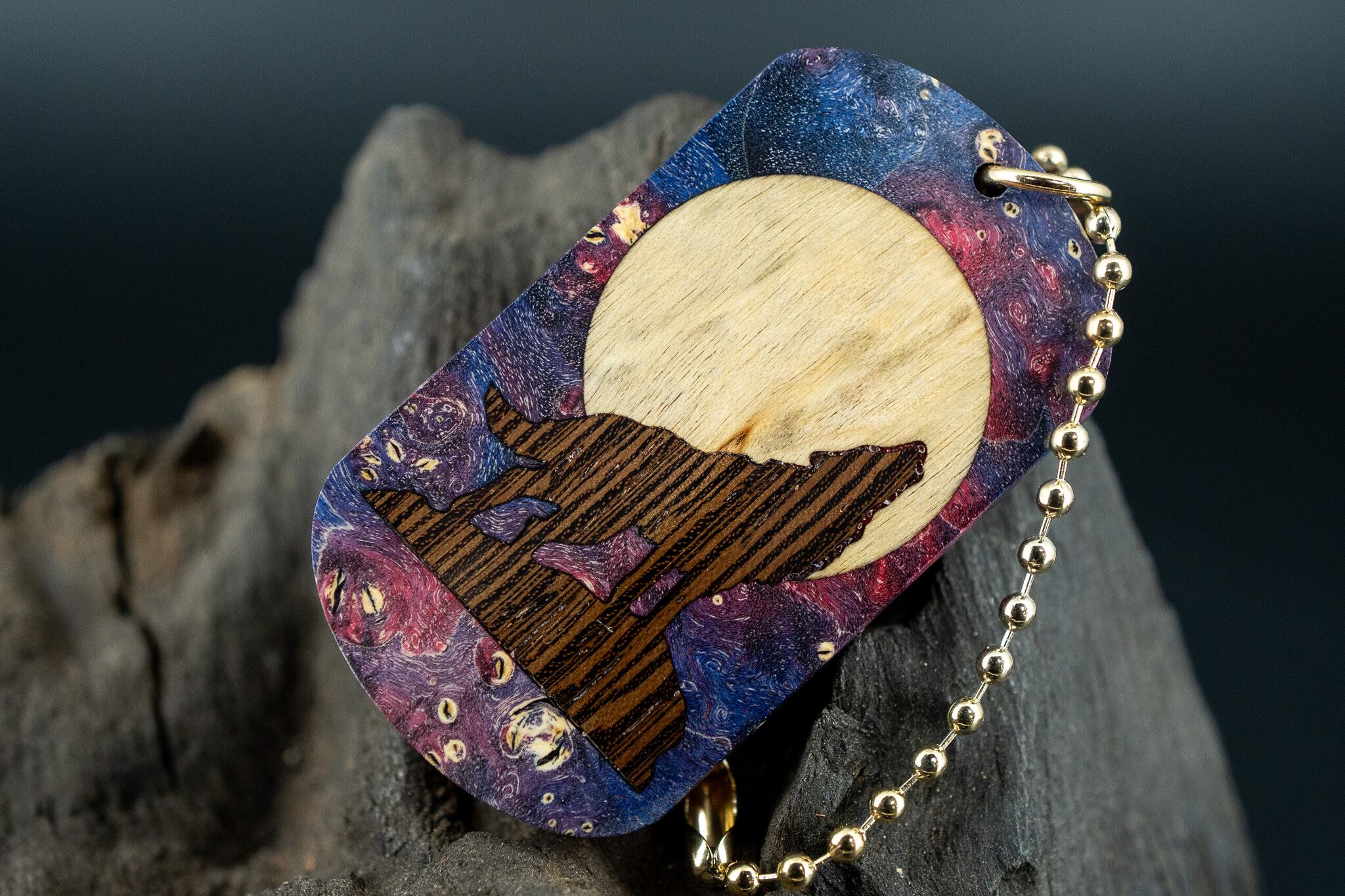 【カナダの象徴】ハードメープル 瘤杢 スタビライズウッド ドッグタグ 象嵌 月と狼