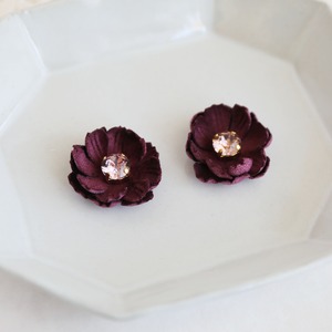 【布花】コスモス × ビジュー （ピアス・イヤリング）