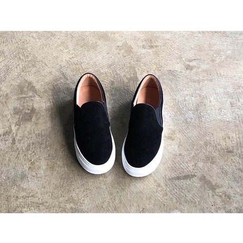 再入荷 MOHI(モヒ) Suede Leather Slip On NEGRO