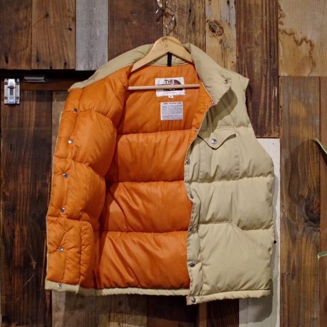 THE NORTH FACE　白タグダウンベスト　レンガブラウン　ノースフェイス