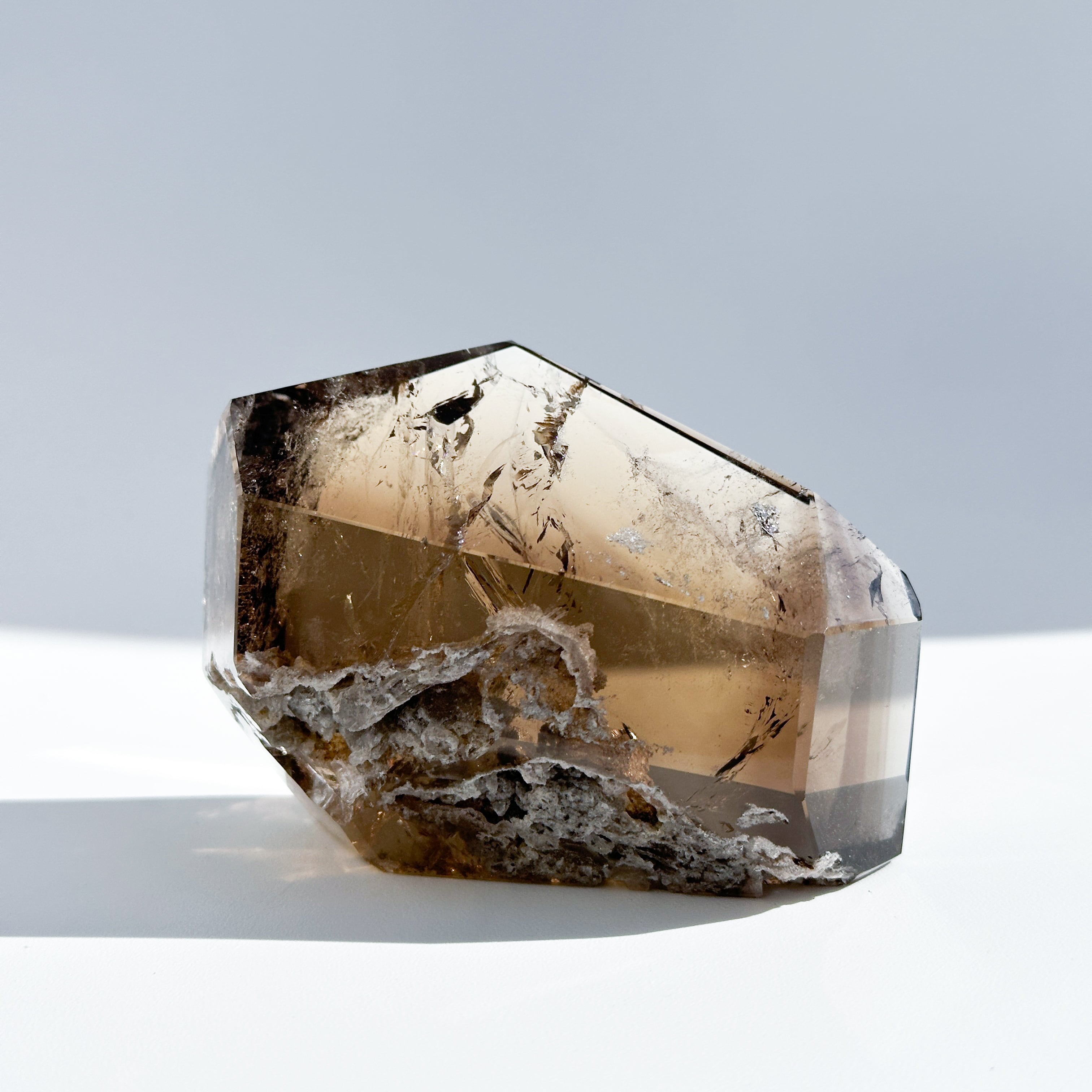 ファントム・虹◎ミナスジェライス産スモーキーガーデンクォーツ