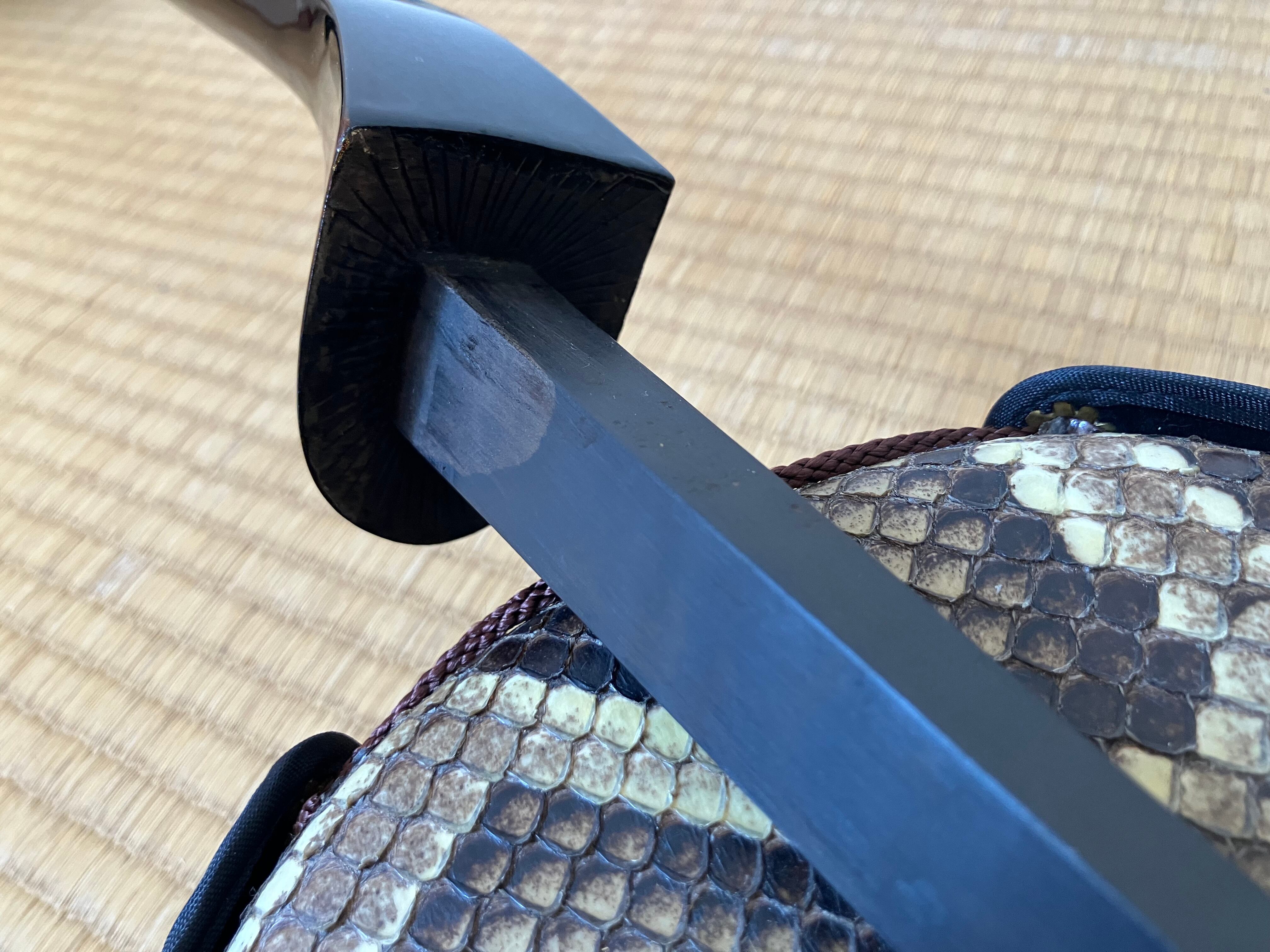 名工 内間直樹作 上級黒檀平仲知念本うるし仕上げ | クオレ三線工房え