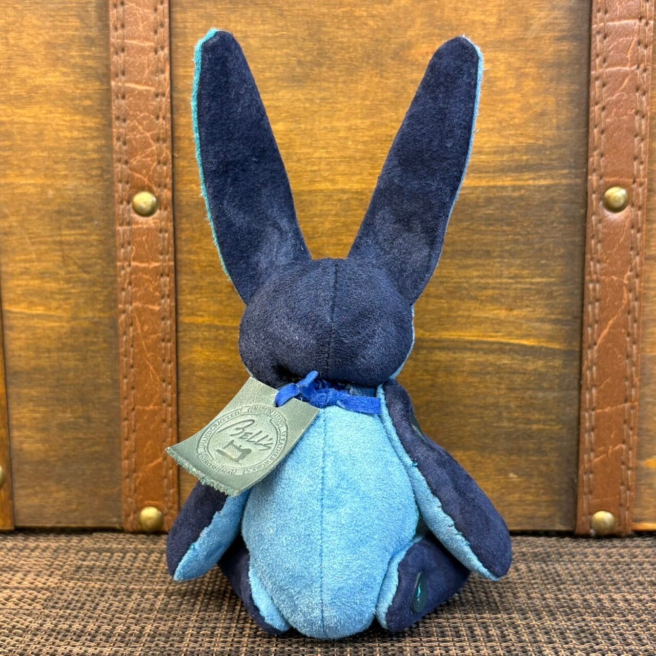【ピッグスウェード】のベルラビ★マイスターの手作り「ベルズラビット」ブルー系カラフル　写真の1点販売です