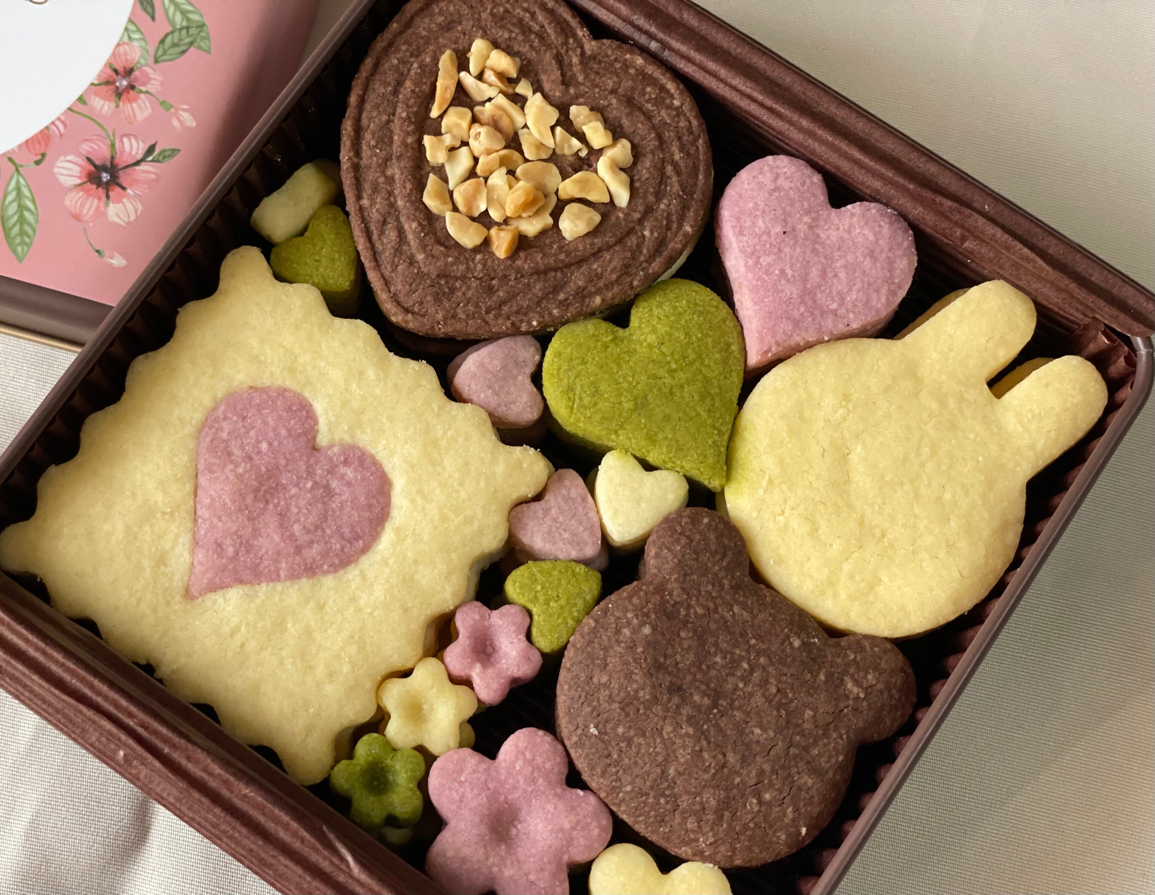 しあわせの宝石箱　バレンタインのクッキー缶（2023）