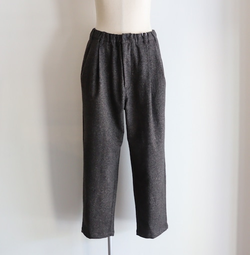 STILL BY HAND " Silk Nep Taperd Pants ( BROWN )"