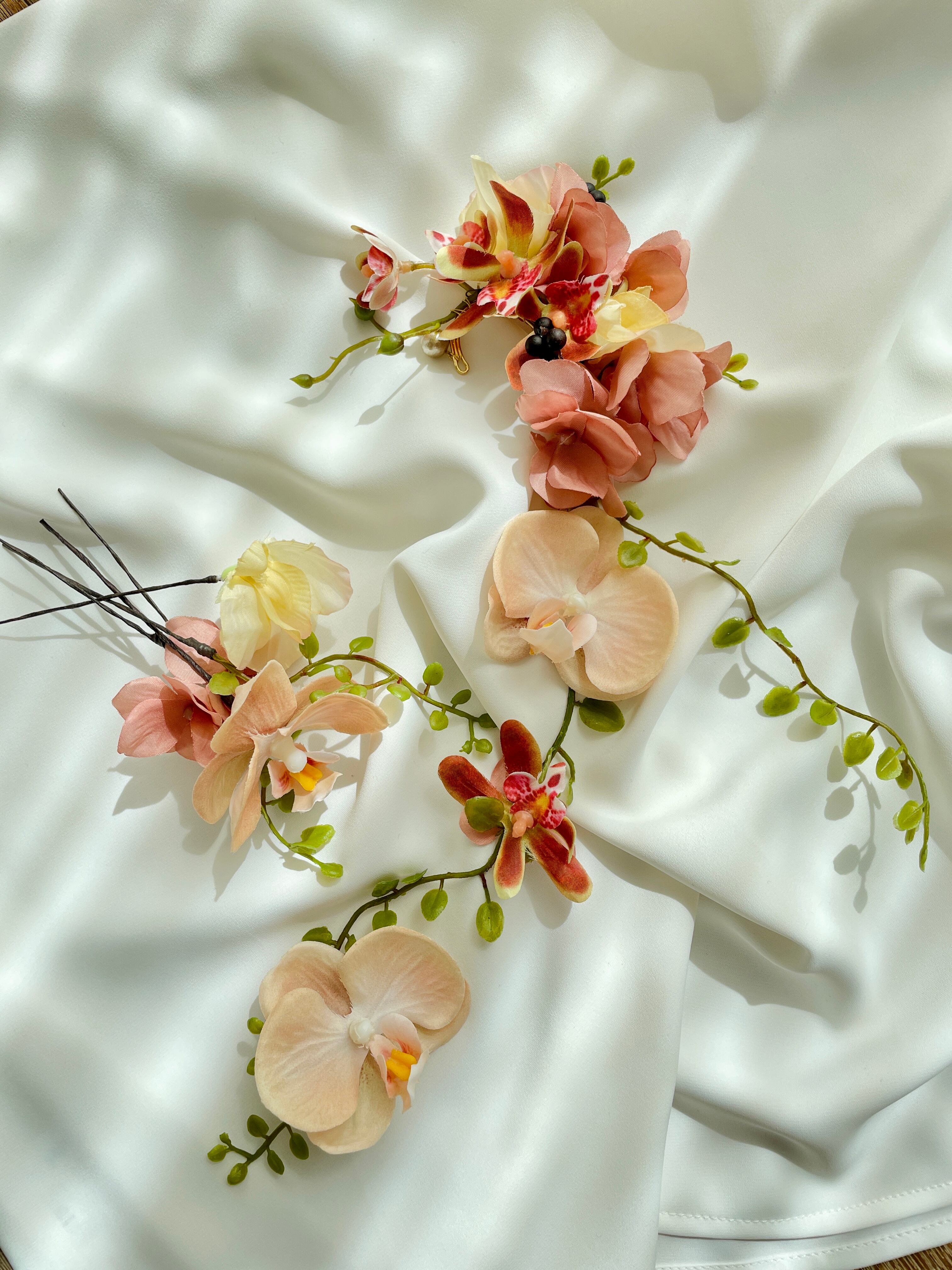 幸福が飛んで来る✳︎純粋な愛】 胡蝶蘭のブーケ ブートニア 髪飾り 2