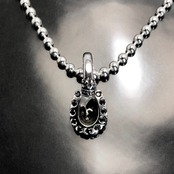HORSESHOE : C with BLACK DIAMOND PENDANT / ホースシュークラウン・ブラックダイヤモンドペンダント