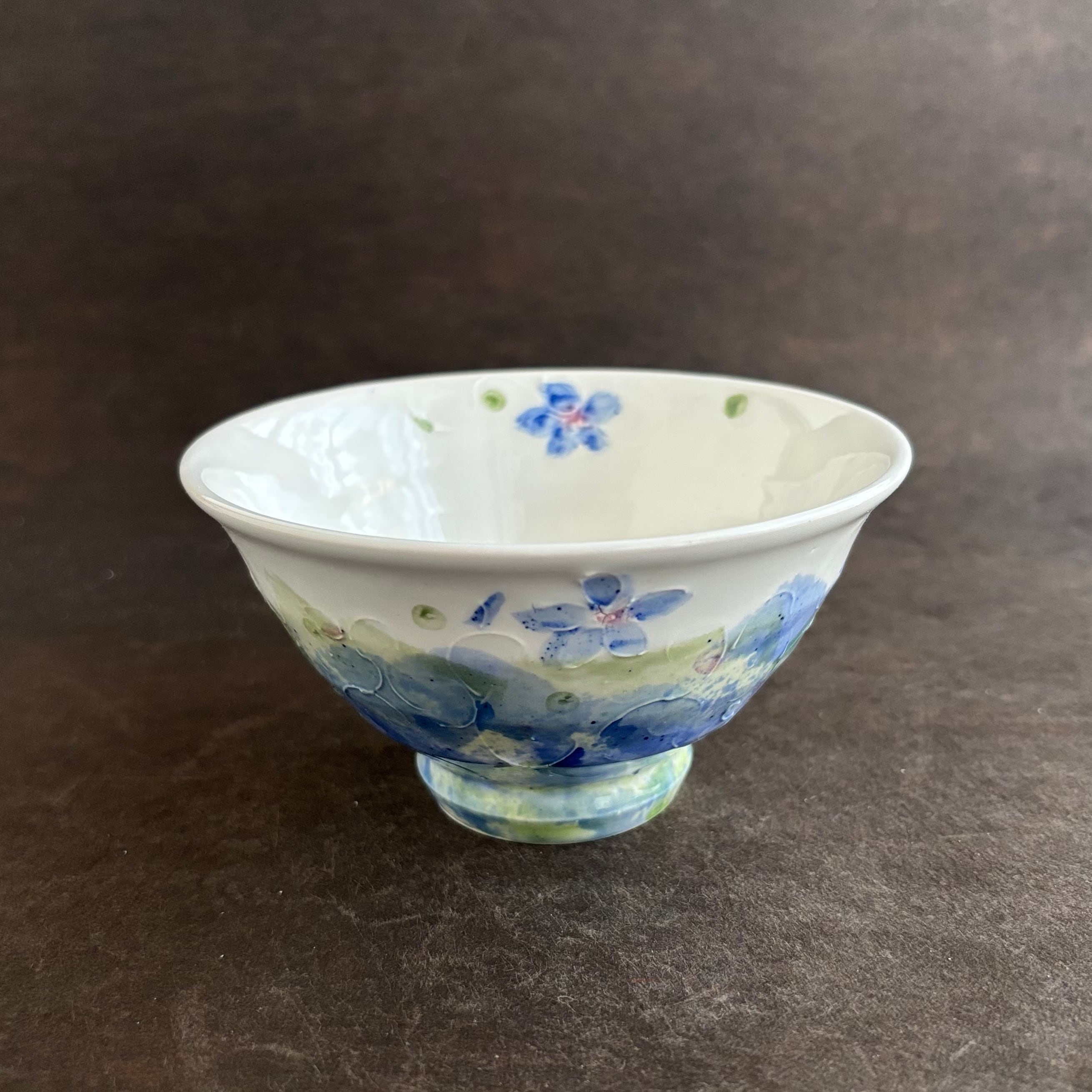 青色斑叩き小花飯碗