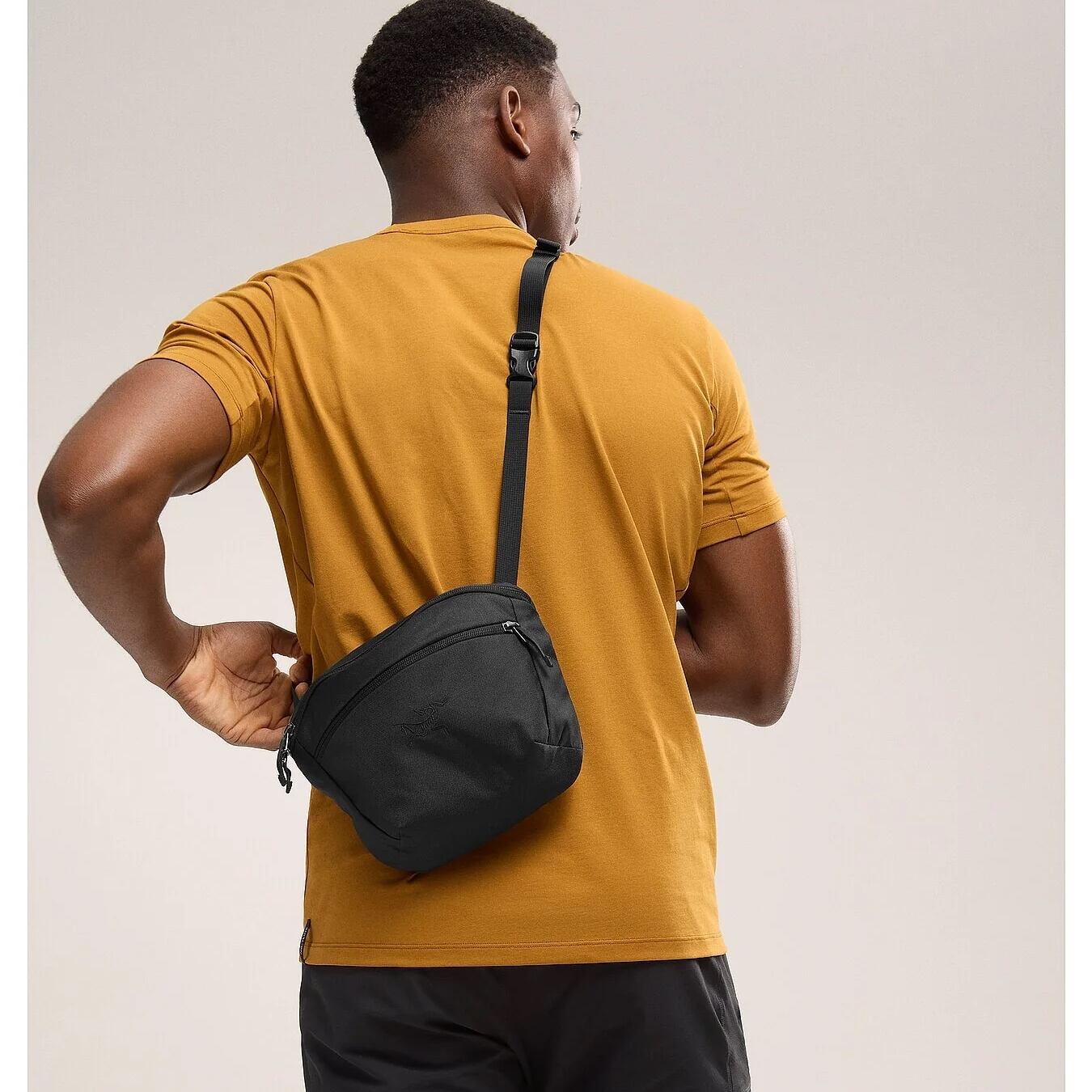 大阪直売 新品未使用 ARC'TERYX MANTIS2 Waist Pack 2.5L | www