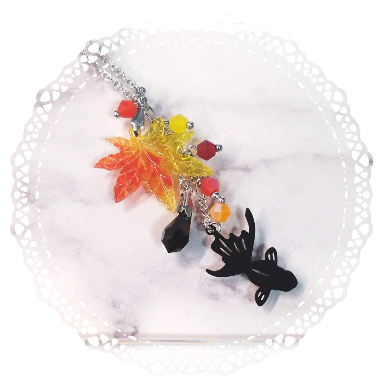 【ネックレス】紅葉に黒金魚