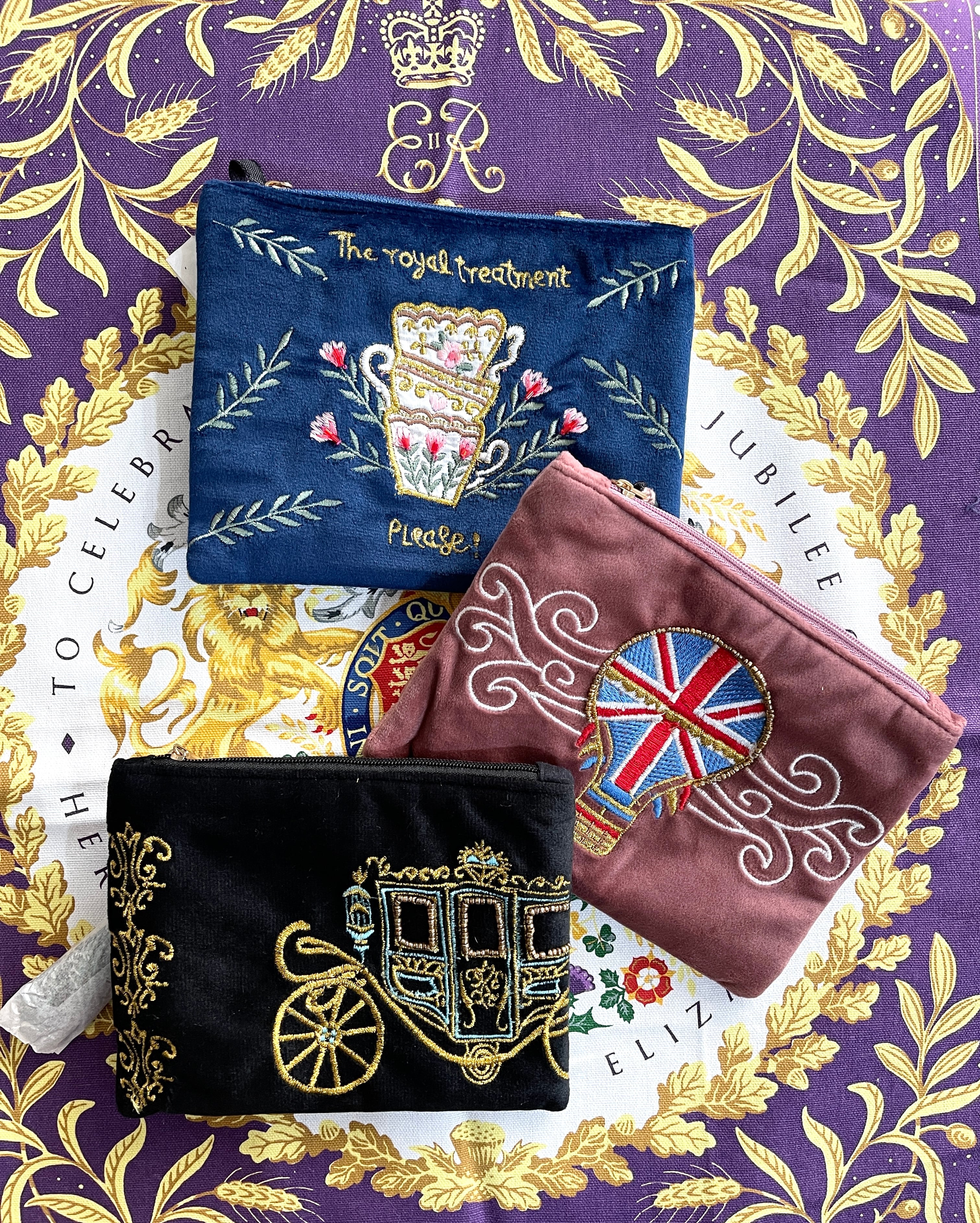 ◇60%OFF再入荷無し◇ポーチ3種◇馬車◇王冠◇ティーカップ◇刺繍